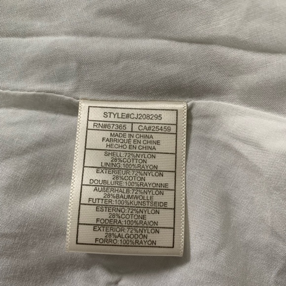 White embroidered dress size medium - Picture 6 of 9